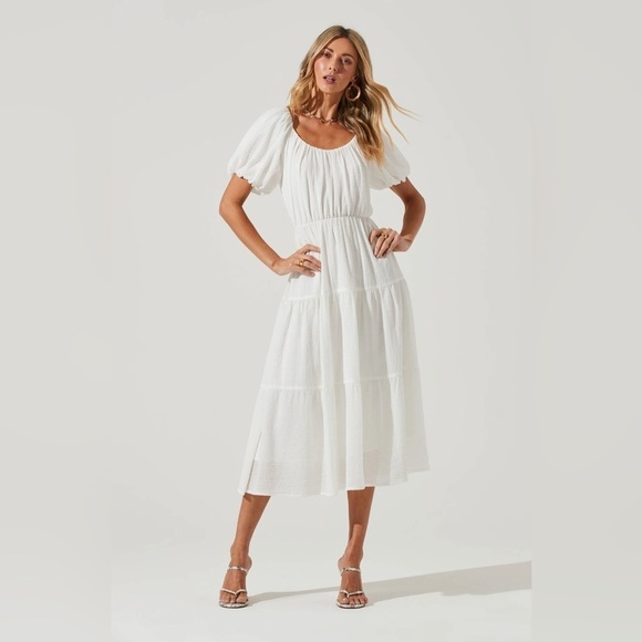 Astr Dresses & Skirts - ASTR Smocked Tiered Midi Dress NWOT